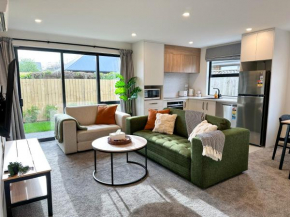 Cosy Modern Home - New Build in Christchurch, Christchurch